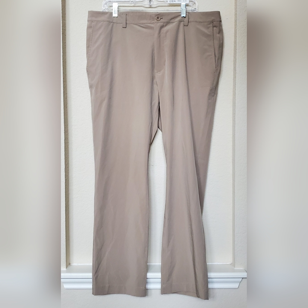 Vineyard Vines Men's Khaki Chinos.   Size 38x30
